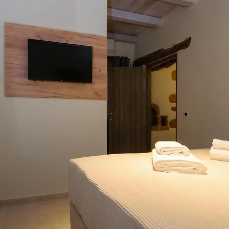 Effrosini Traditional Country house *